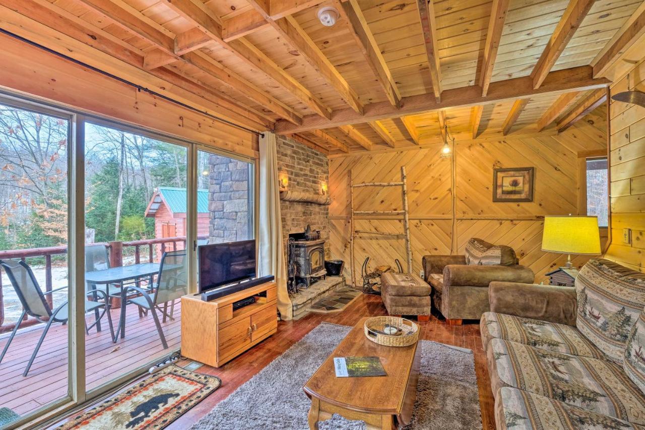 Secluded Johnsburg Retreat With Hot Tub And Fire Pit Villa Eksteriør bilde