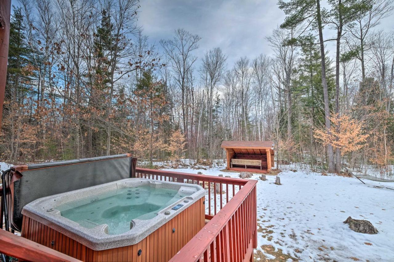 Secluded Johnsburg Retreat With Hot Tub And Fire Pit Villa Eksteriør bilde