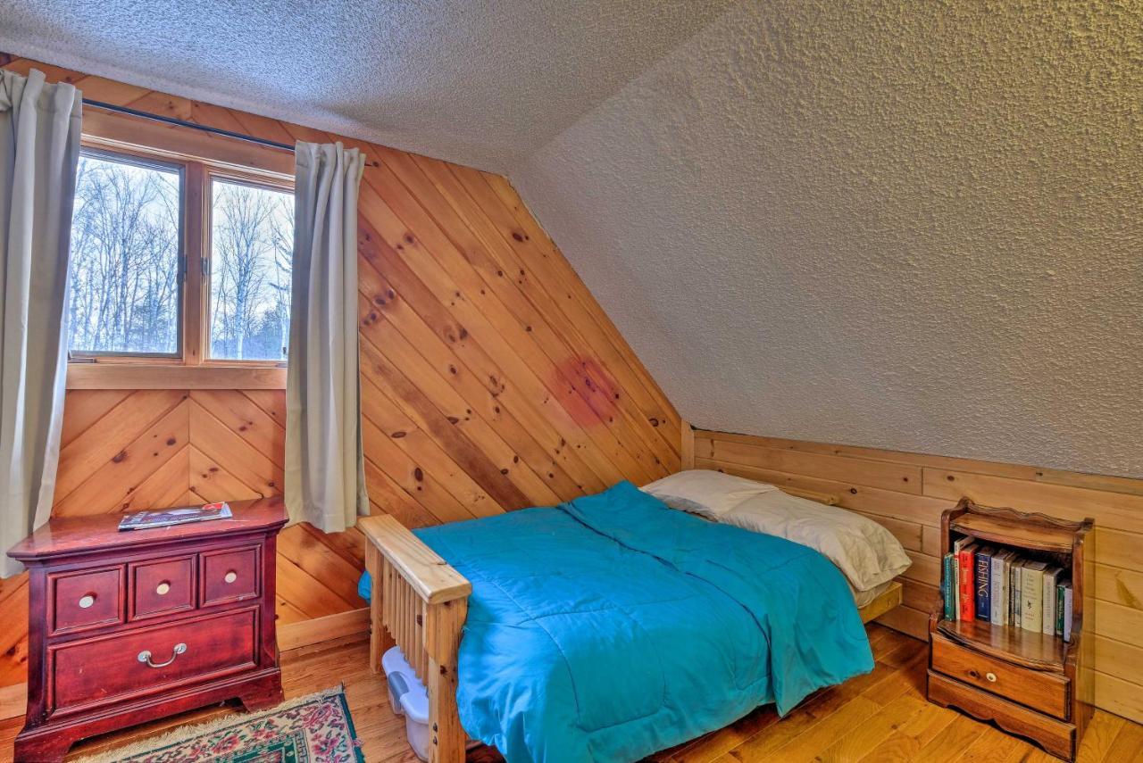 Secluded Johnsburg Retreat With Hot Tub And Fire Pit Villa Eksteriør bilde