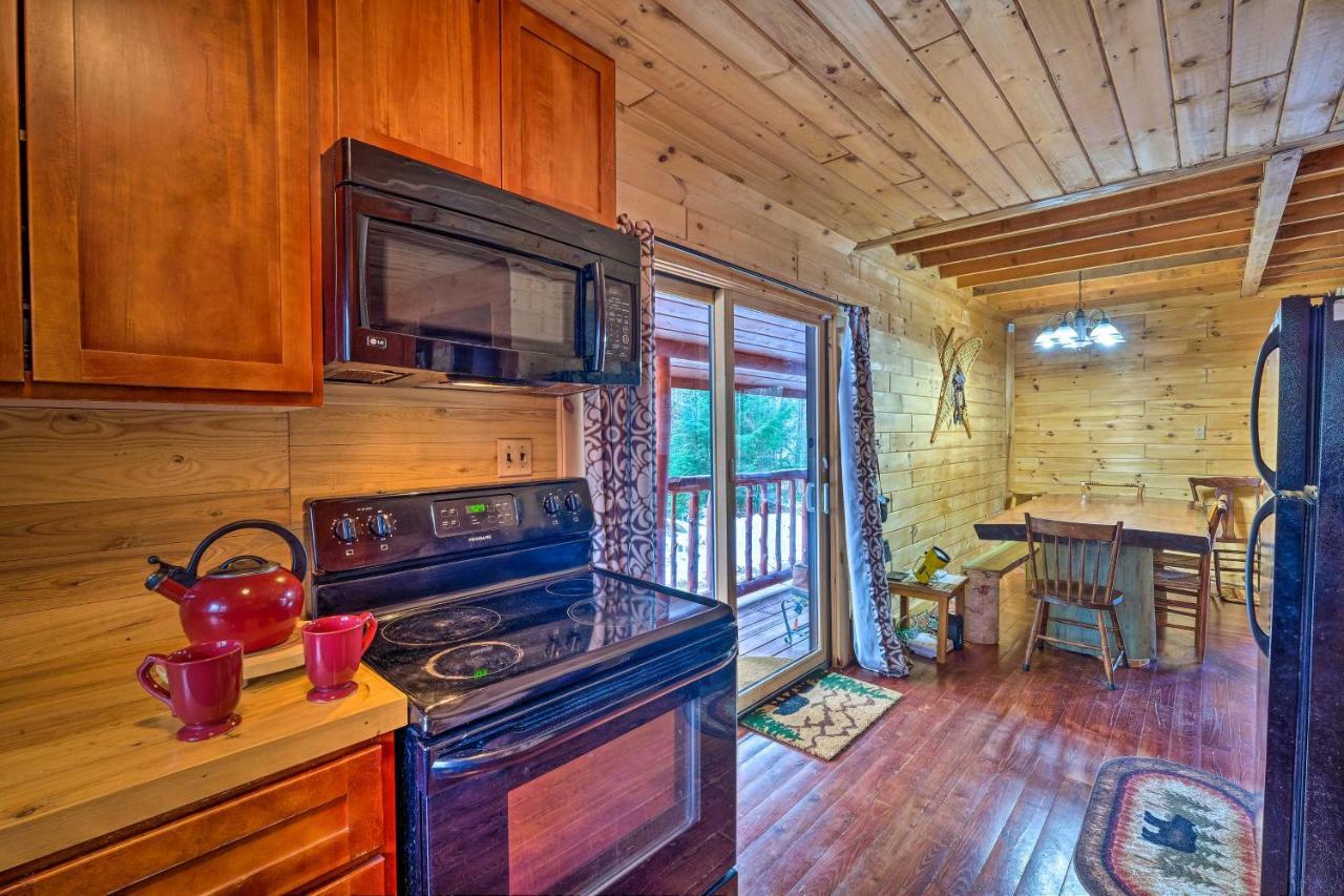 Secluded Johnsburg Retreat With Hot Tub And Fire Pit Villa Eksteriør bilde